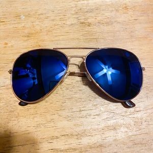 Blue Mirrored Aviator Sunglasses